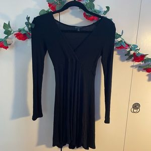 Black short long sleeve dress ❤️